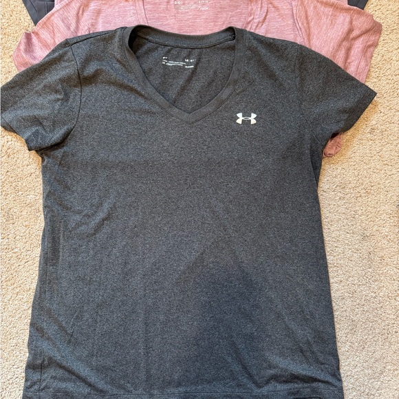 Under armour tees - Picture 4 of 6
